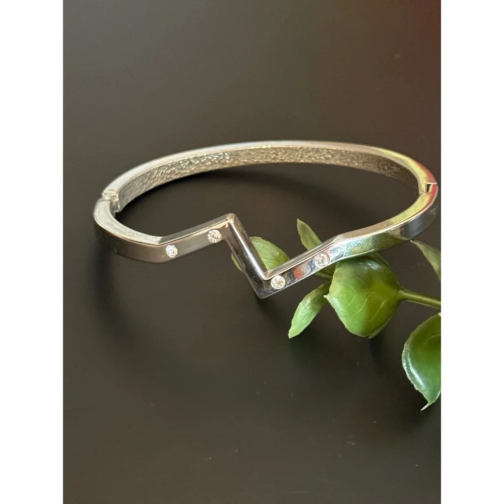 Silver Tone Zigzag Heartbeat Rhinestone Hinged Bangle Bracelet Geometric Cuff